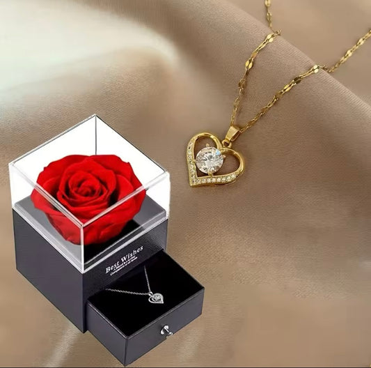 Rose éternelle et collier cœur 